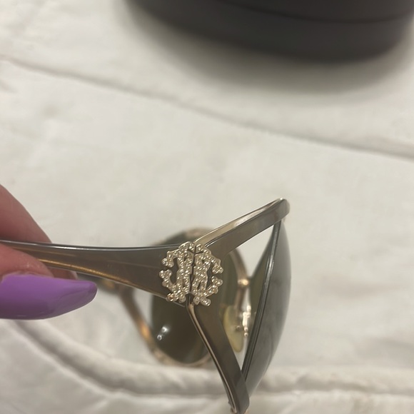 Host pick 🎉🎉🎉Sun glasses by viviglam 🎉🎉🎉 - Picture 8 of 13